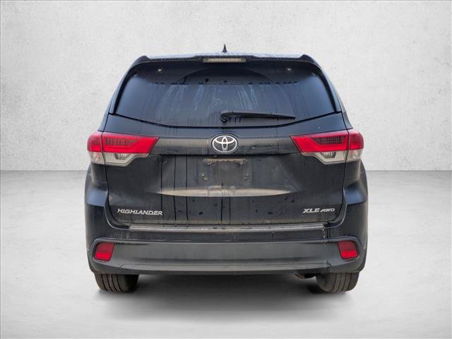 Used 2018 Toyota Highlander XLE AWD/4WD image 6