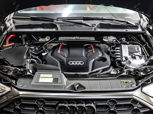 Used 2023 Audi SQ5 Premium Plus w/ Premium Plus Package image 12