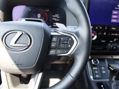 Used 2026 Lexus GX 550 AWD/4WD image 17