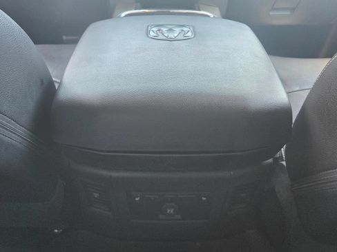 Used 2018 RAM 2500 Laramie w/ Sport Appearance Group AWD/4WD image 6