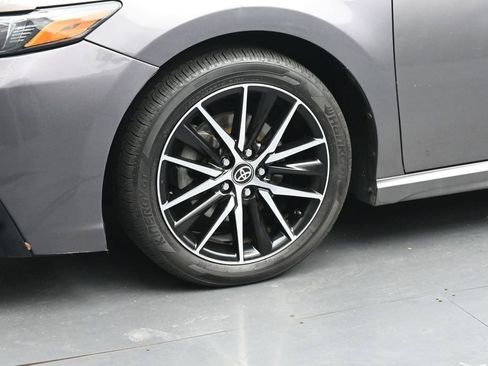 Used 2021 Toyota Camry SE FWD image 12