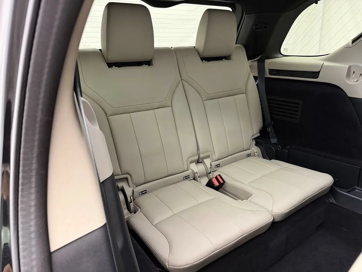 Used 2020 Land Rover Discovery Landmark AWD/4WD image 43