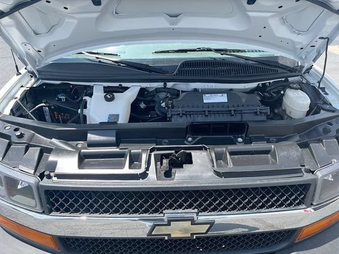 Used 2025 Chevrolet Express 2500 w/ Driver Convenience Package RWD image 28