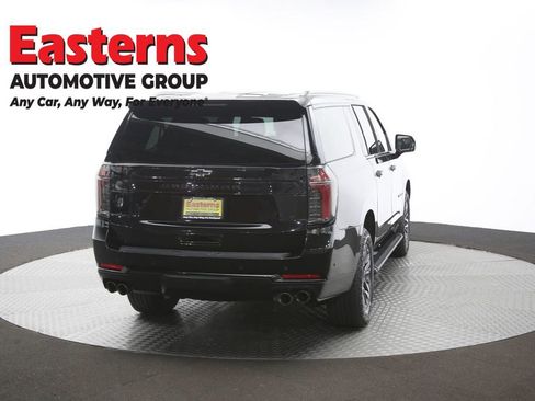 Used 2025 Chevrolet Suburban Z71 AWD/4WD image 42