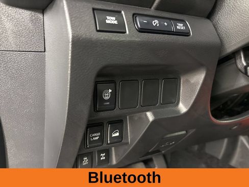 Used 2025 Nissan Frontier PRO-4X AWD/4WD image 11