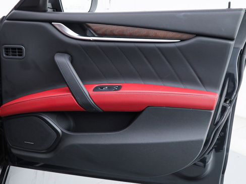 Certified 2023 Maserati Ghibli Modena Q4 image 11