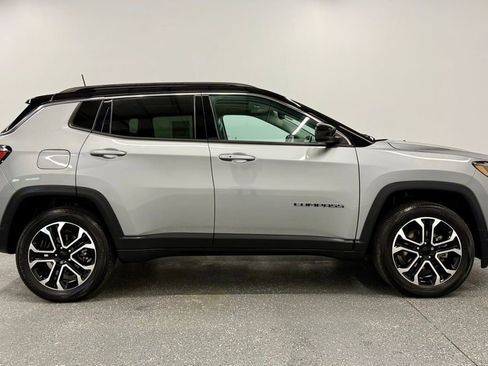 Used 2022 Jeep Compass Limited w/ Sun and Sound Group image 3