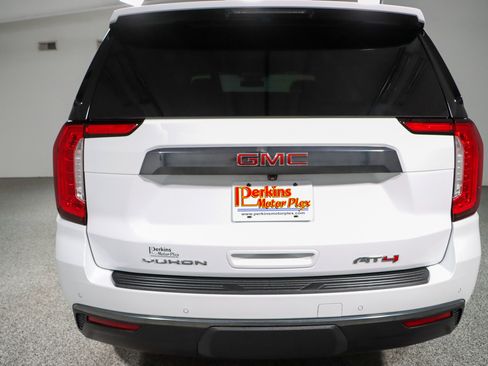 Used 2023 GMC Yukon AT4 w/ AT4 Premium Plus Package AWD/4WD image 8