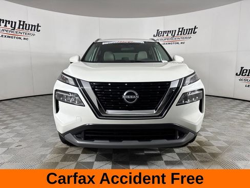 Used 2023 Nissan Rogue SV w/ SV Premium B Package FWD image 3