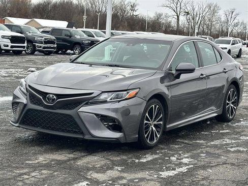 Used 2020 Toyota Camry SE image 7