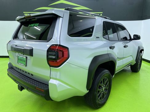 Used 2026 Toyota 4Runner SR5 AWD/4WD image 10