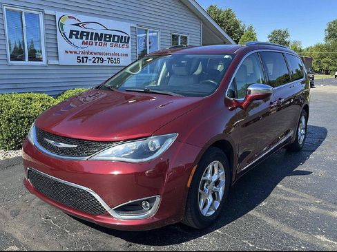 Used 2019 Chrysler Pacifica Limited FWD image 1