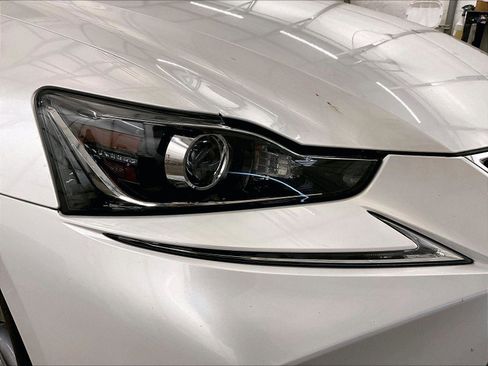 Used 2018 Lexus IS 300 AWD image 27
