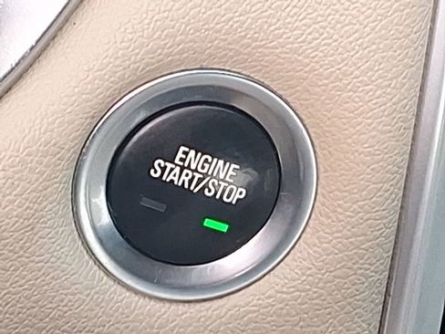 Certified 2022 Chevrolet Traverse LT image 44