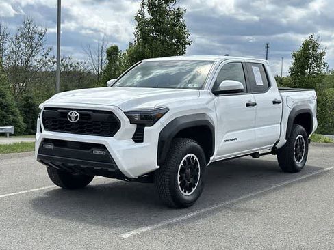 Used 2024 Toyota Tacoma TRD Off-Road w/ TRD Off Road Upgrade Package AWD/4WD image 1