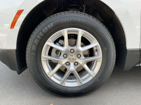 Used 2024 Chevrolet Equinox LT image 11