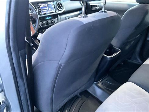 Used 2022 Toyota Tacoma TRD Off-Road w/ Technology Package image 12