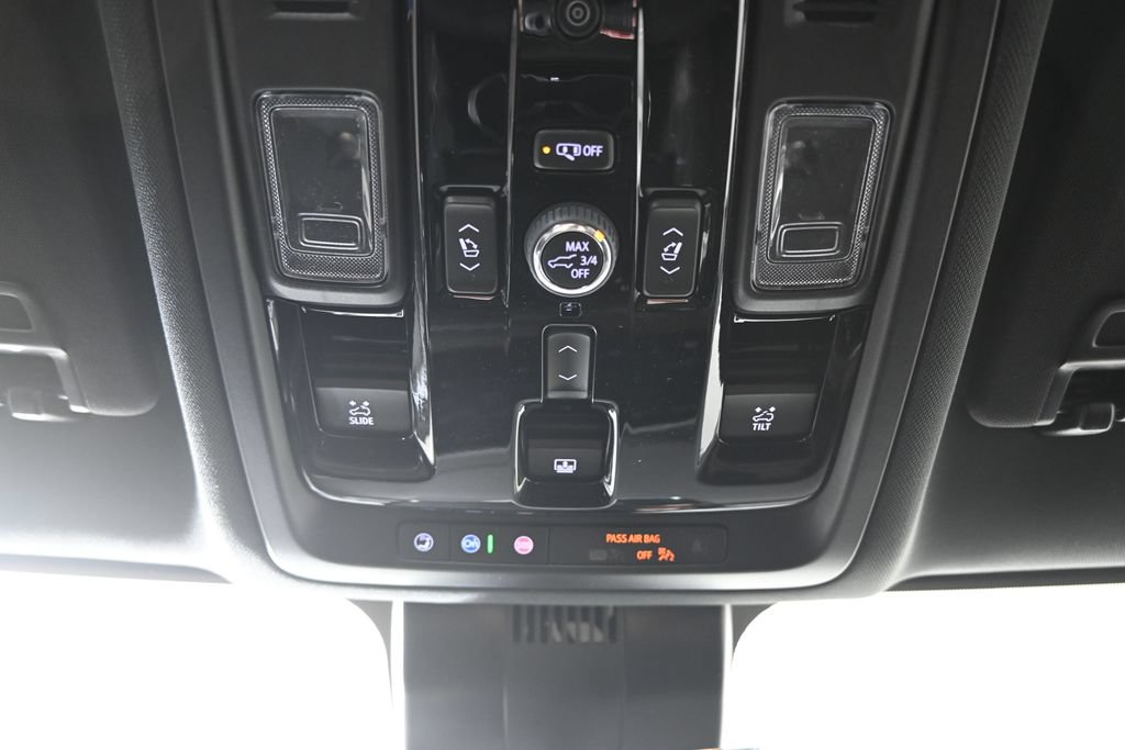 New 2026 Chevrolet Tahoe High Country w/ Sun And Tow Package AWD/4WD image 34