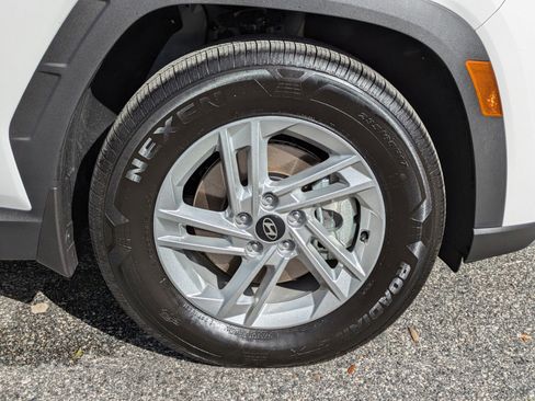 Certified 2025 Hyundai Tucson SE image 11