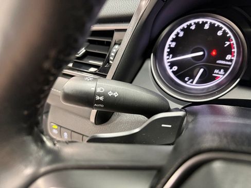 Used 2024 Toyota Camry SE image 34