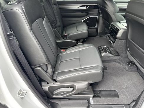 New 2026 Jeep Grand Wagoneer Limited AWD/4WD image 12