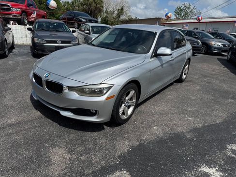Used 2014 BMW 320i Sedan image 4