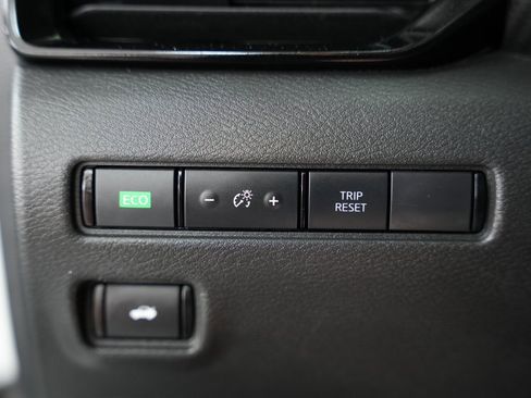 Used 2020 Nissan Sentra S image 39