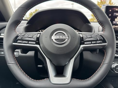 New 2025 Nissan Altima 2.5 SR w/ SR Premium Package image 19