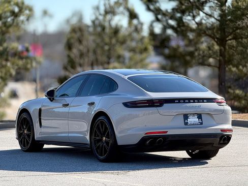 Used 2018 Porsche Panamera 4S image 9