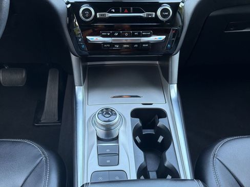 Used 2024 Ford Explorer Limited RWD image 18