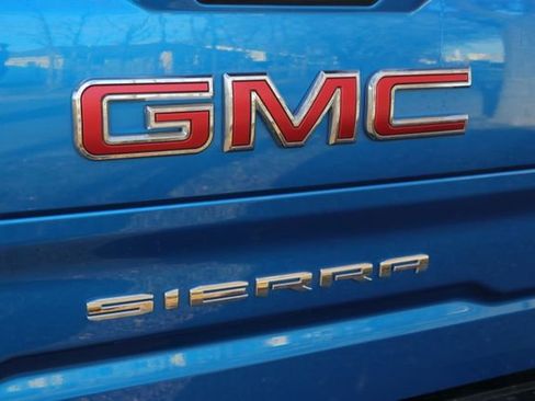 Used 2022 GMC Sierra 1500 AT4 w/ AT4 Preferred Package image 6