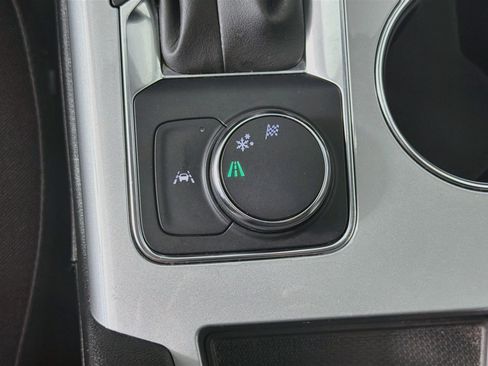 Used 2025 Chevrolet Blazer LT FWD image 24