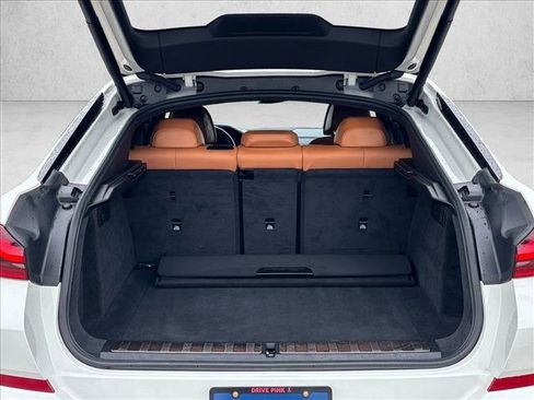 Used 2023 BMW X6 xDrive40i w/ M Sport Package image 7