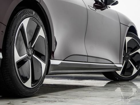 Used 2024 Lucid Air Touring AWD/4WD image 21
