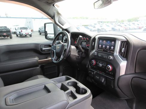 Certified 2022 Chevrolet Silverado 2500 LT w/ Convenience Package AWD/4WD image 23