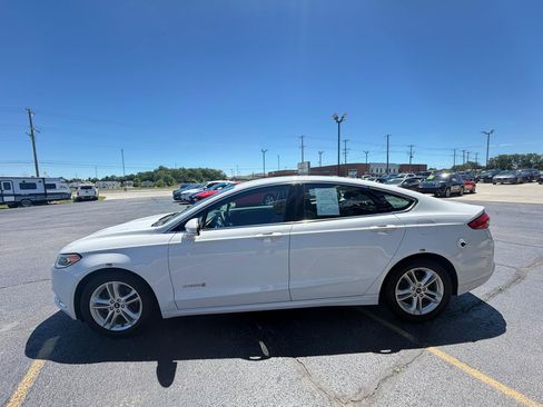 Used 2018 Ford Fusion SE w/ Equipment Group 602A FWD image 6