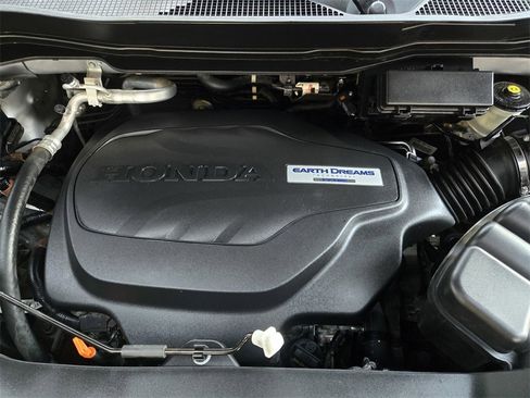 Used 2017 Honda Pilot Touring image 39