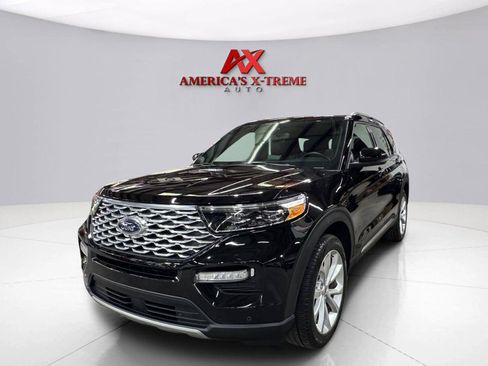 Used 2024 Ford Explorer Platinum w/ Technology Package AWD/4WD image 2
