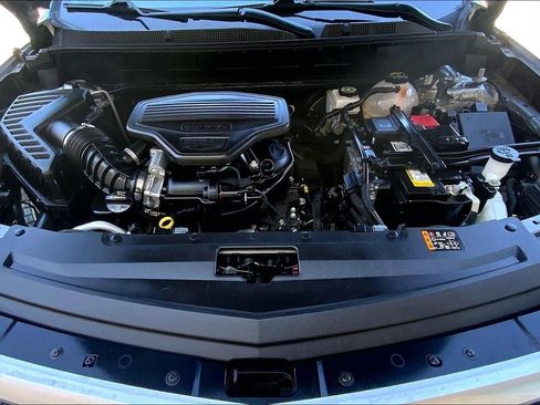 Certified 2025 Cadillac XT6 Premium Luxury image 9