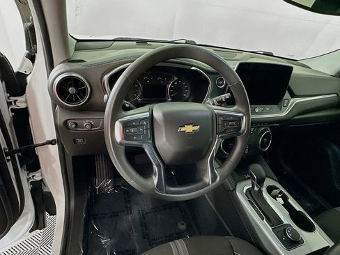 Used 2024 Chevrolet Blazer LT w/ Convenience Package FWD image 16