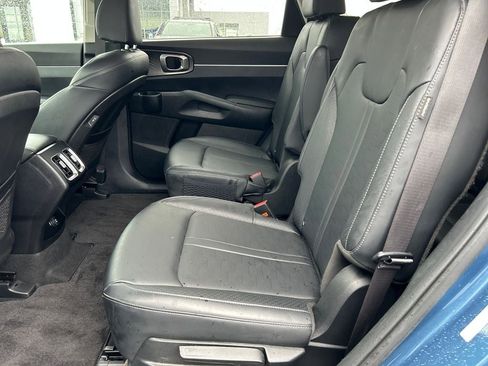 Used 2025 Kia Sorento EX image 27