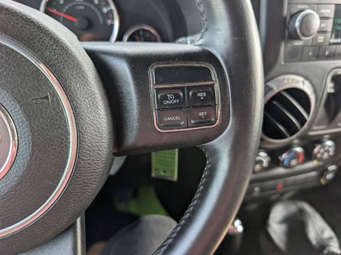 Used 2012 Jeep Wrangler Sport AWD/4WD image 21