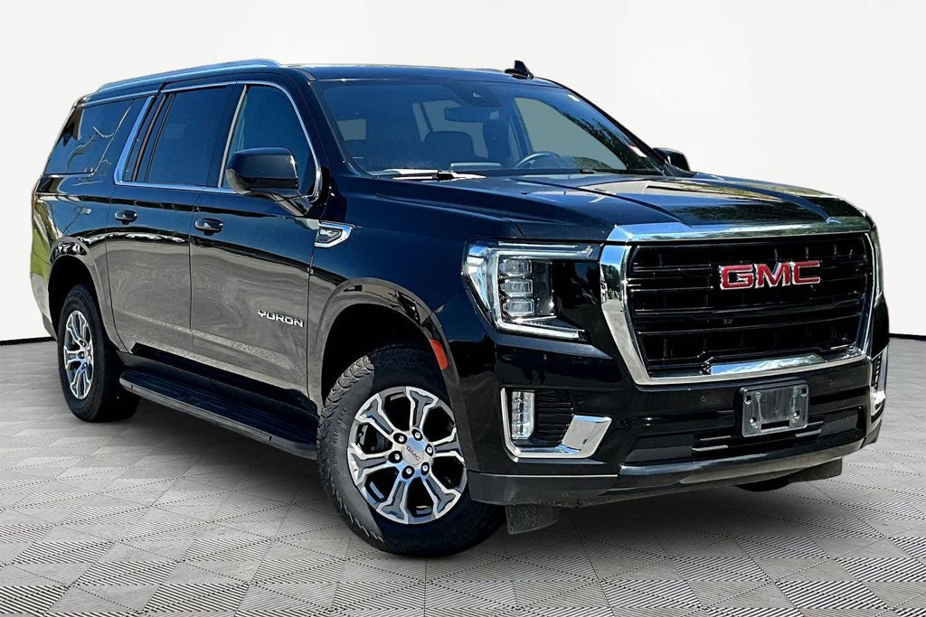 Used 2024 GMC Yukon XL SLE AWD/4WD image 3