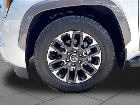 Used 2024 Toyota Sequoia Limited w/ Tow Technology Package AWD/4WD image 11