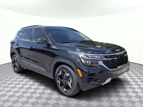 Used 2024 Kia Seltos EX FWD image 2