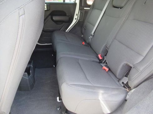 Used 2021 Jeep Wrangler Unlimited Sport image 27