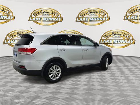 Used 2018 Kia Sorento L image 3