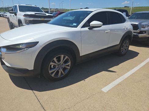 Used 2020 MAZDA CX-30 FWD w/ Preferred Package image 2