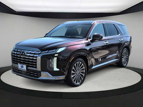 Used 2024 Hyundai Palisade Calligraphy image 4