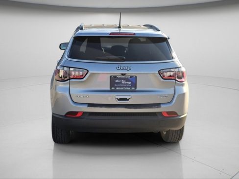 Used 2021 Jeep Compass Latitude image 21